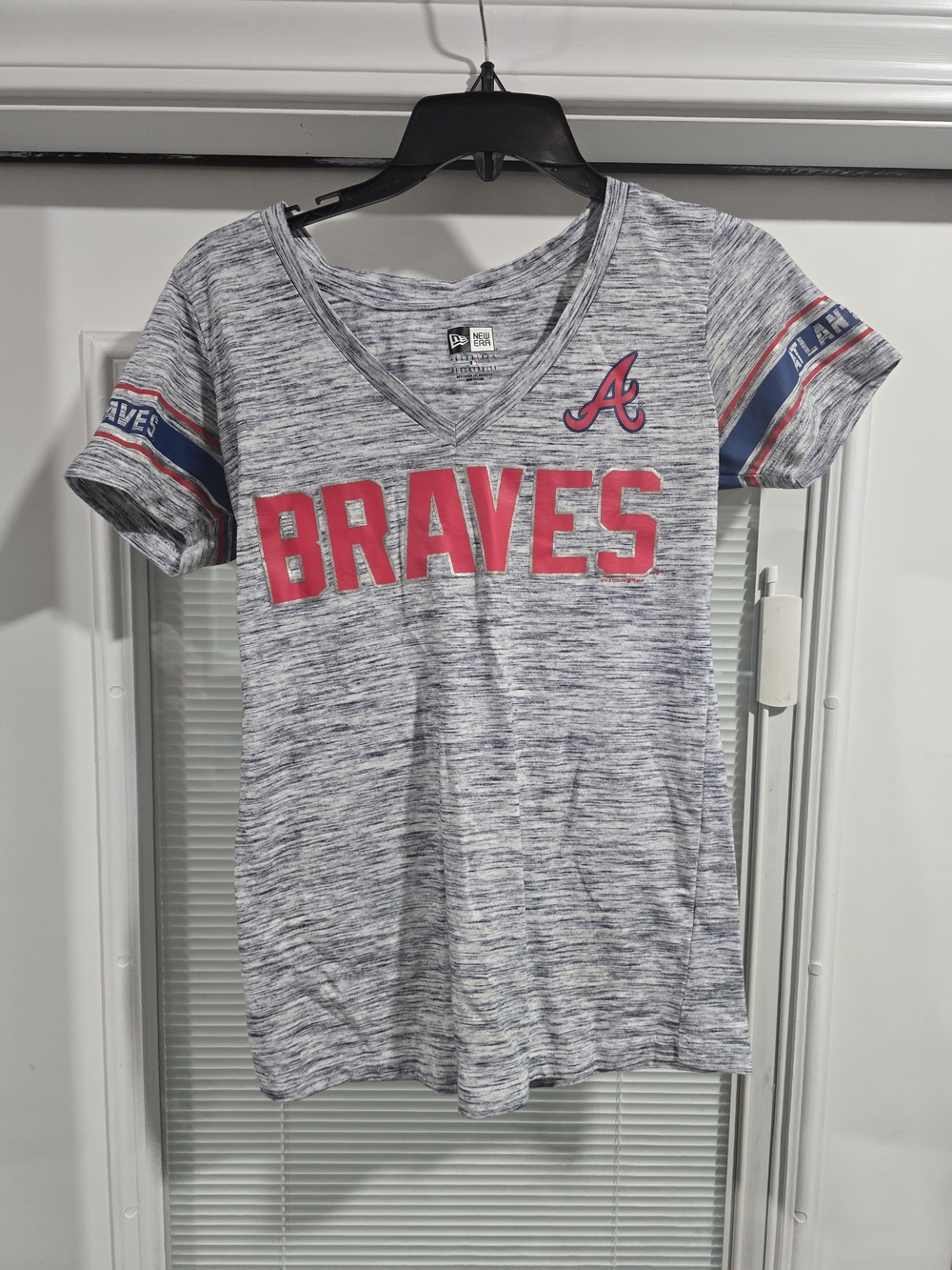 Atlanta Braves New Era Heather Grey Tee with Red Logo Print